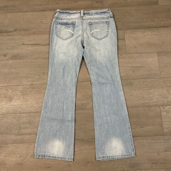 Decree Bootcut Denim Jeans ~ Sz 9 ~ Blue ~ Low Rise ~ 31" Inseam ~ Distressed - Picture 6 of 7